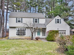 417 Lincoln Dr, Guilderland, NY 12084