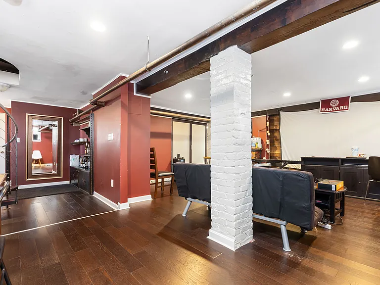 21 Royal St #11 — Photo 17