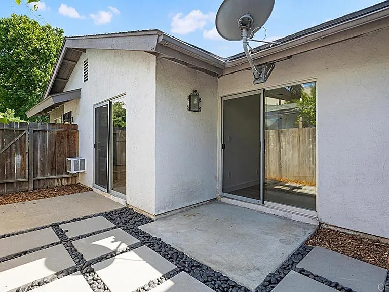 3413 Seabreeze Walk — Photo 16