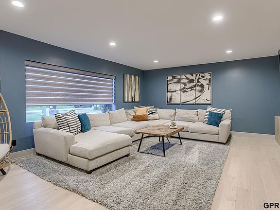 5th image of 500 Shorewood Ln