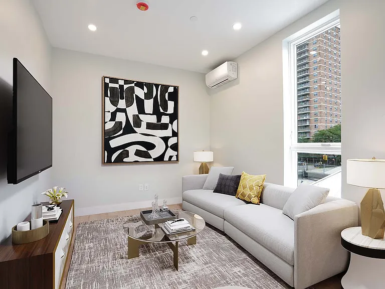 92 Manhattan Ave #2F — Photo 3