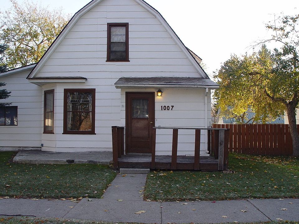 2nd image of 1007 4th Ave E