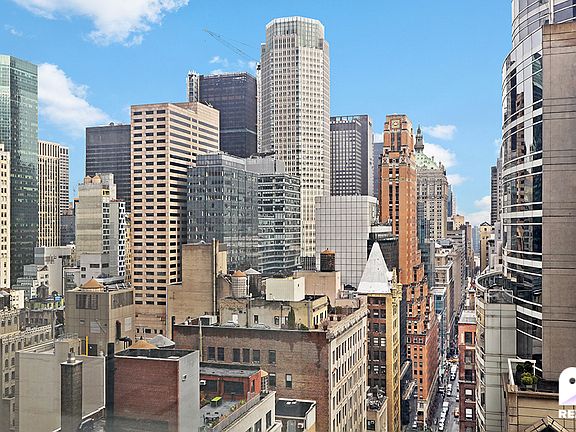 4th image of 70 W 45th St #33B