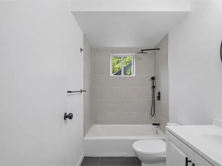 608 N College Dr #3 — Photo 31
