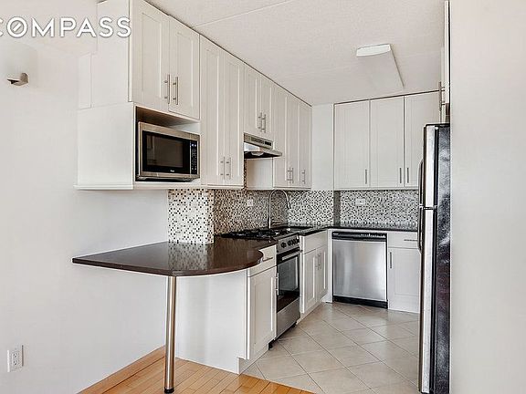 3rd image of 301 W 110th St APT 19B