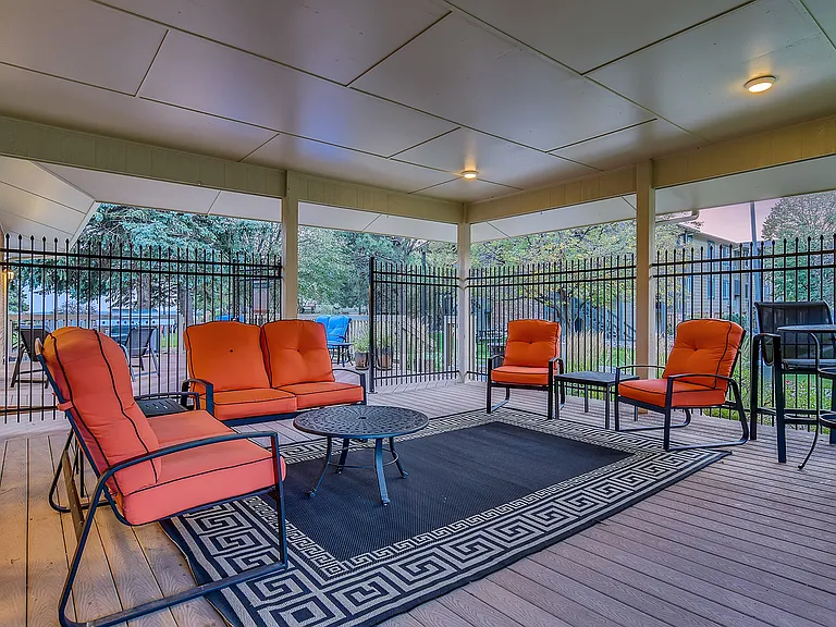 Clearview Apartments 4840-print-039-038-Exterior