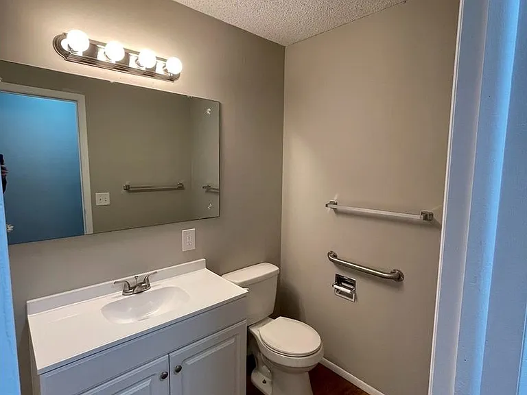 2525 N Bleckley St — Photo 10