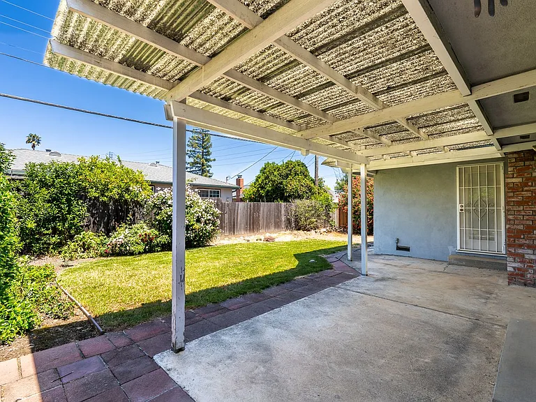 315 Heidi Dr — Photo 18