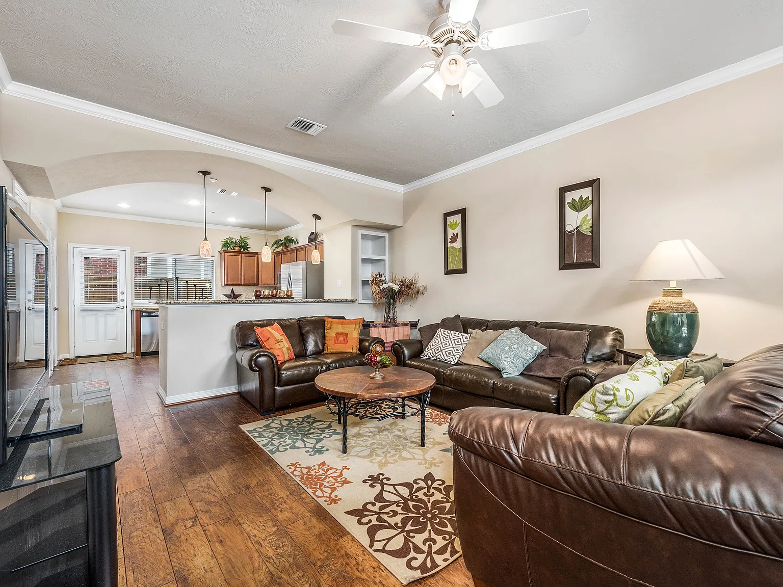4 bed, 1450 sqft, $1,800 — Photo 3