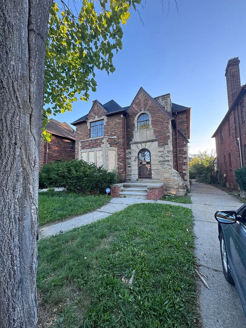 Beautiful historic updated home! — Photo 2