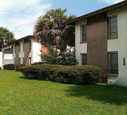 1st image of 451 76th Ave N APT 4