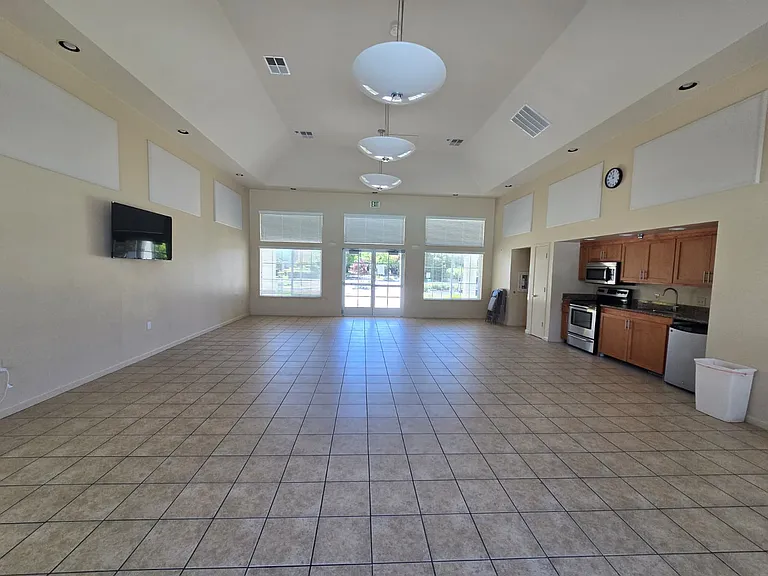 5130 Lakeshore Dr — Photo 25