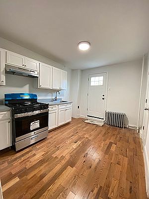 1st image of 267 18th St #1