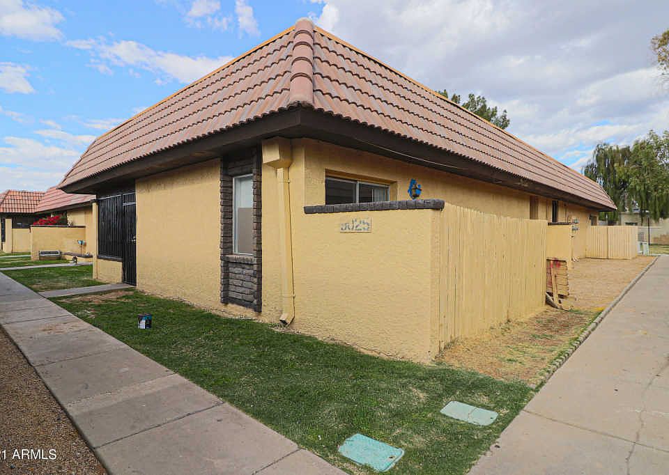 1st image of 9025 W Elm St Unit 1