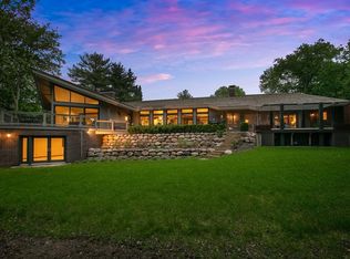 5890 Boulder Bridge Ln, Shorewood, MN 55331