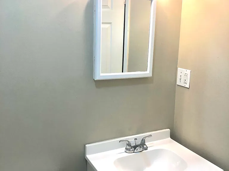 1744 McGee St — Photo 7