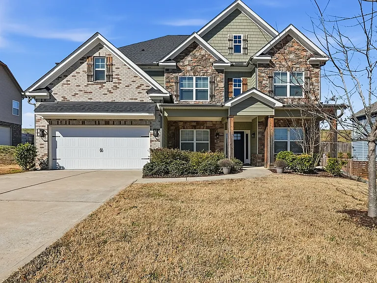4582 Wellesley Dr — Photo 1