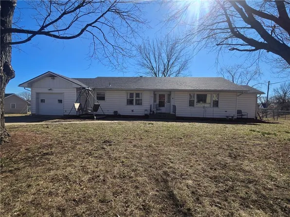 100 E Buford St, Wellington, MO 64097