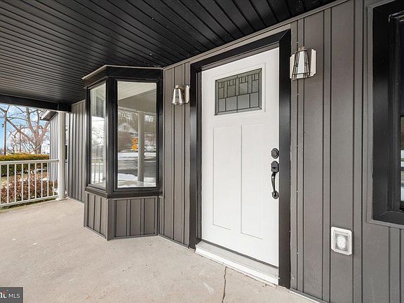 3rd image of 9932 Kelly Rd