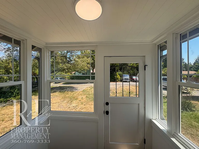1005 Sidney Ave — Photo 3