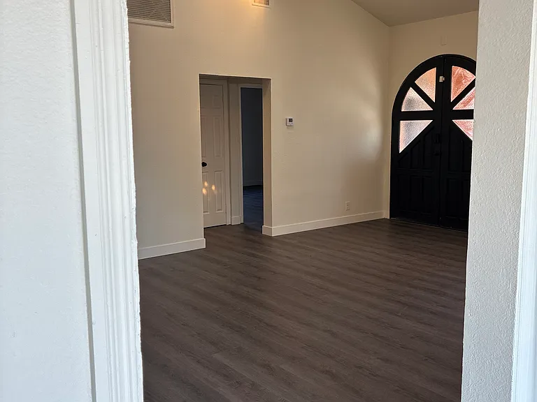 5928 N Orangecrest Ave — Photo 3