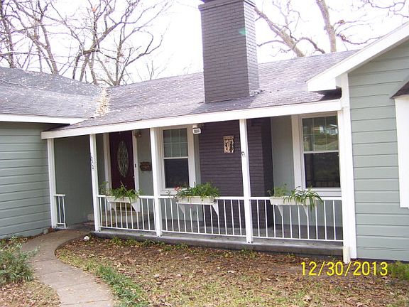 5th image of 1004 Hilltop Dr