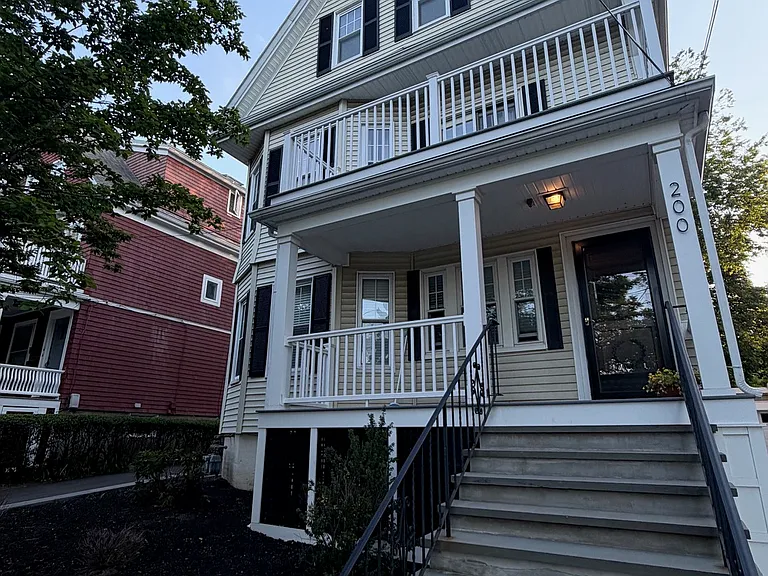 204 Larch Rd — Photo 2