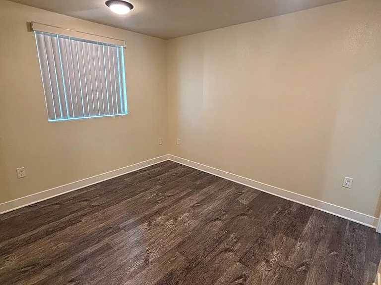 6414 1/2 Denver Ave — Photo 19