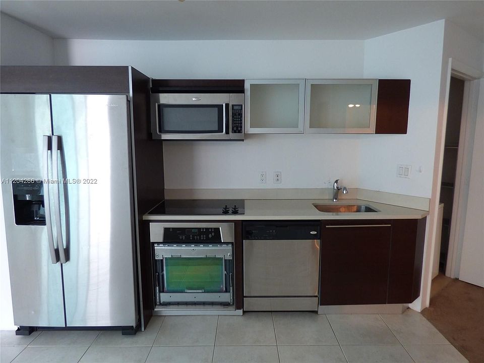 1st image of 1900 N Bayshore Dr APT 2905
