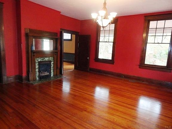 3rd image of 1012 N Palafox St