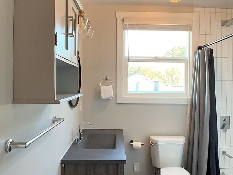 808 Templeton Ave — Photo 18
