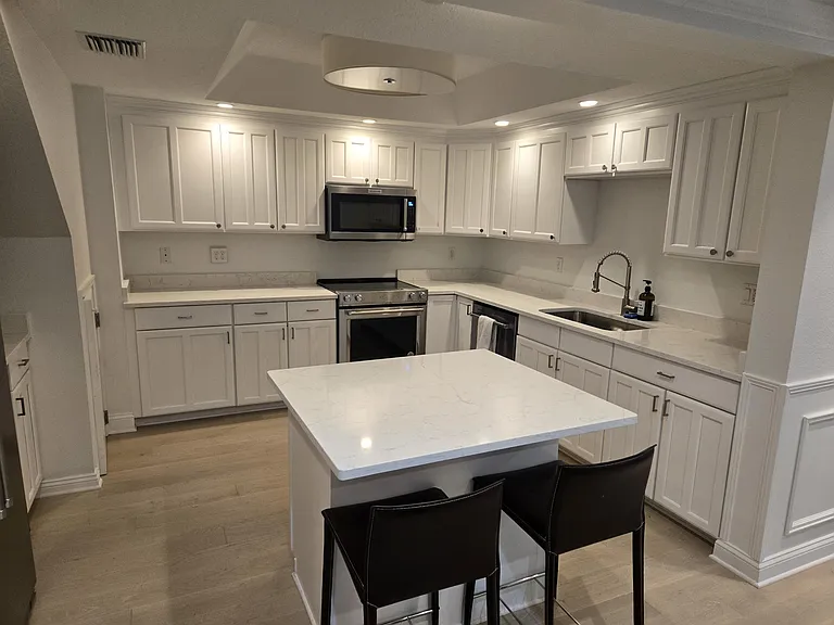 922 N Shore Dr NE — Photo 6