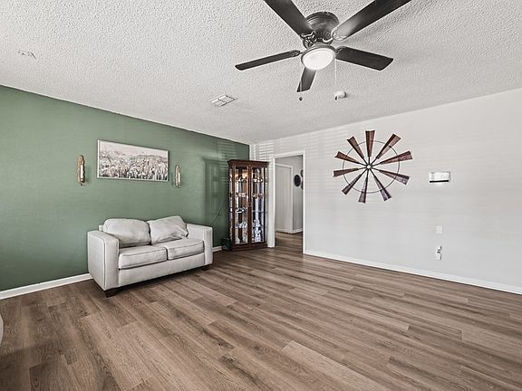 4th image of 2510 59th St