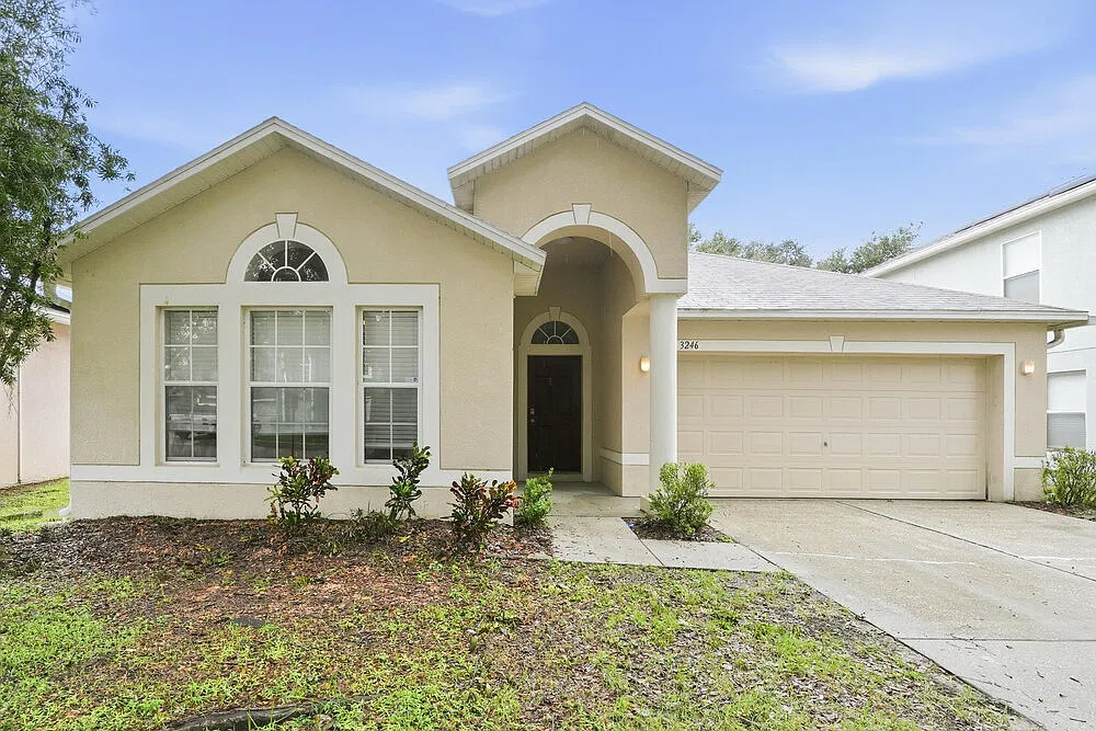 4 bed, 2.0 bath, 2010 sqft, $2,465 — Photo 1
