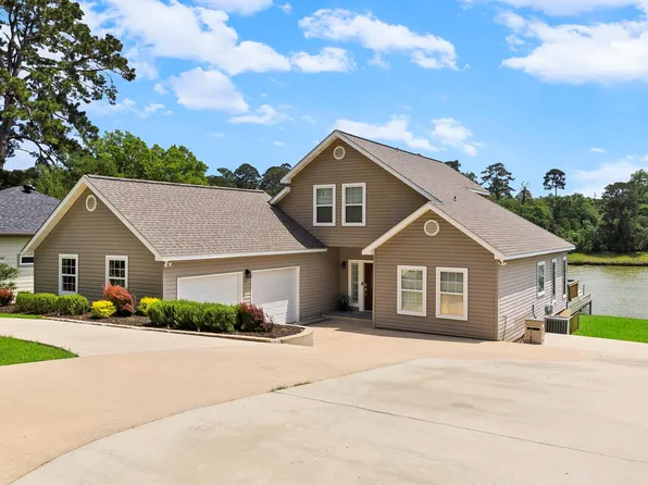 537 Caney Creek Dr, Livingston, TX 77351