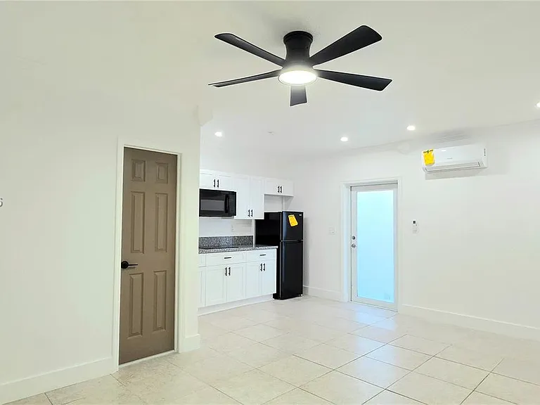 15182 SW 69th St #2 — Photo 3