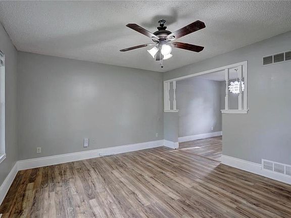5th image of 901 N River Blvd