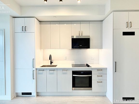 2nd image of 280 Dundas St W #2904