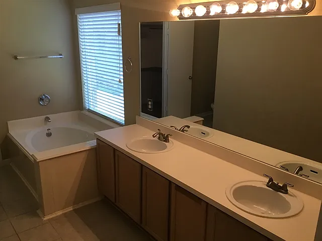 20115 Cypresswood Gln — Photo 11