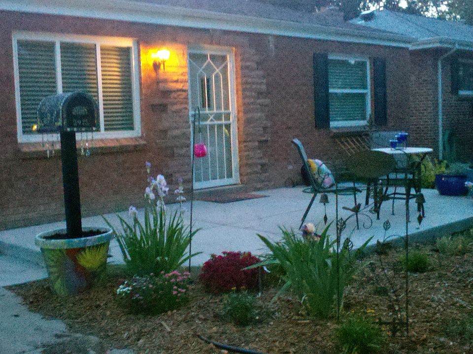 Nice large patio and large mail box