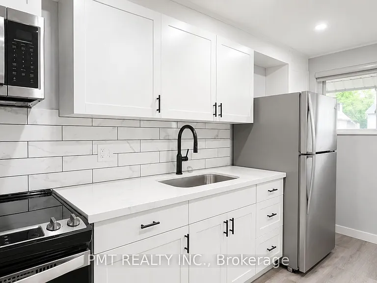 109 Nassau St — Photo 6