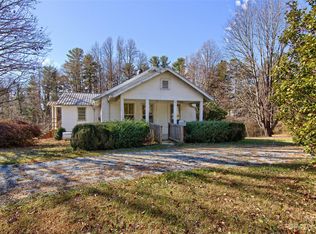 420 Jackson Loop Rd, Flat Rock, NC 28731