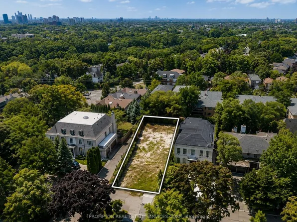 106A Richview Ave, Toronto, ON M5P 3E9