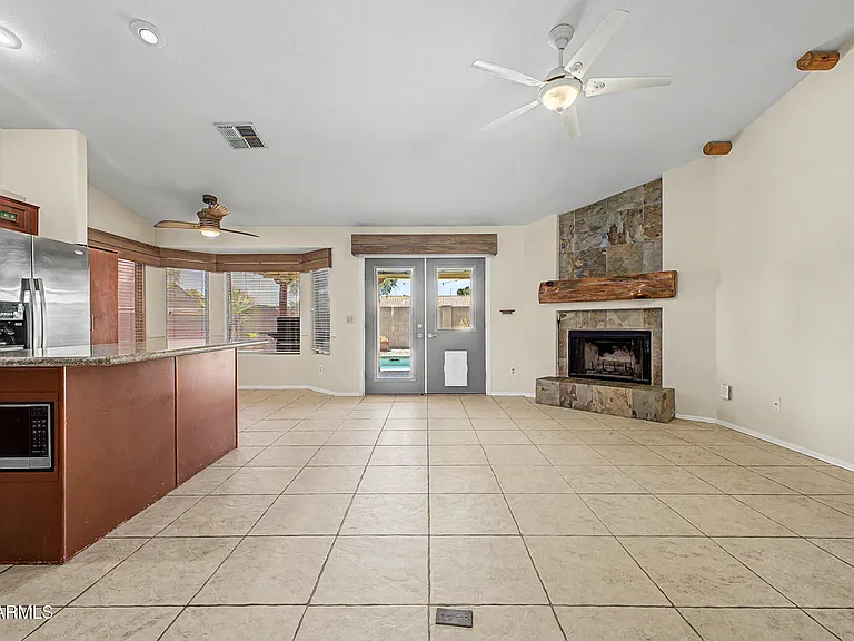 1291 W Butler Dr — Photo 4