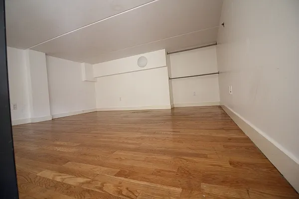 Rented by Nooklyn NYC LLC | media 17