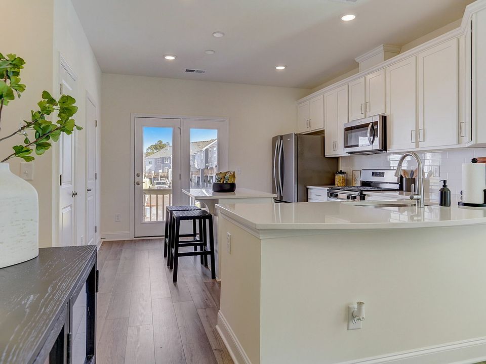 13-web-or-mls-Arringdon Park Dr-013