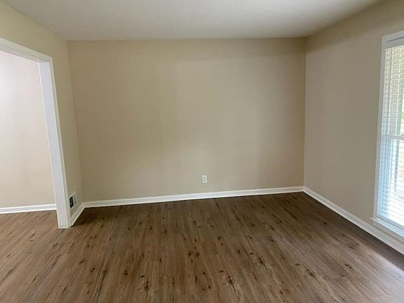 4th image of 3300 Primrose Rd