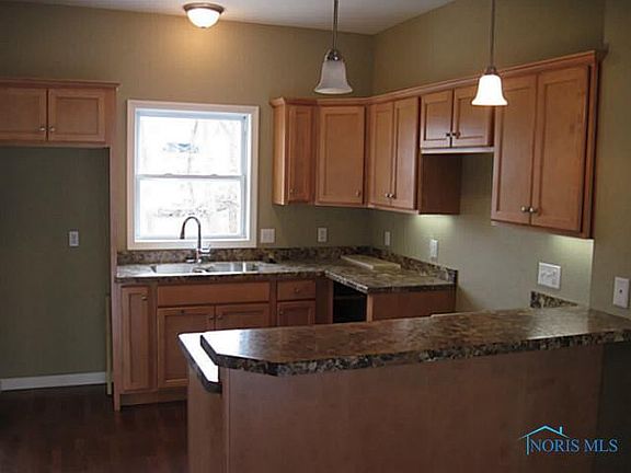 3rd image of 1734 Brooklynn Park