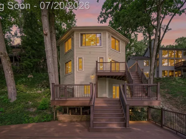 8516 Thendara Blvd, Clarkston, MI 48348
