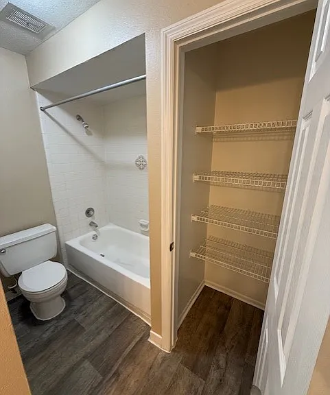 Sorrento Apartments — Photo 17